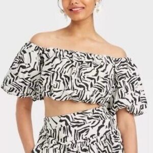 A New Day Balloon Off-Shoulder Crop Top